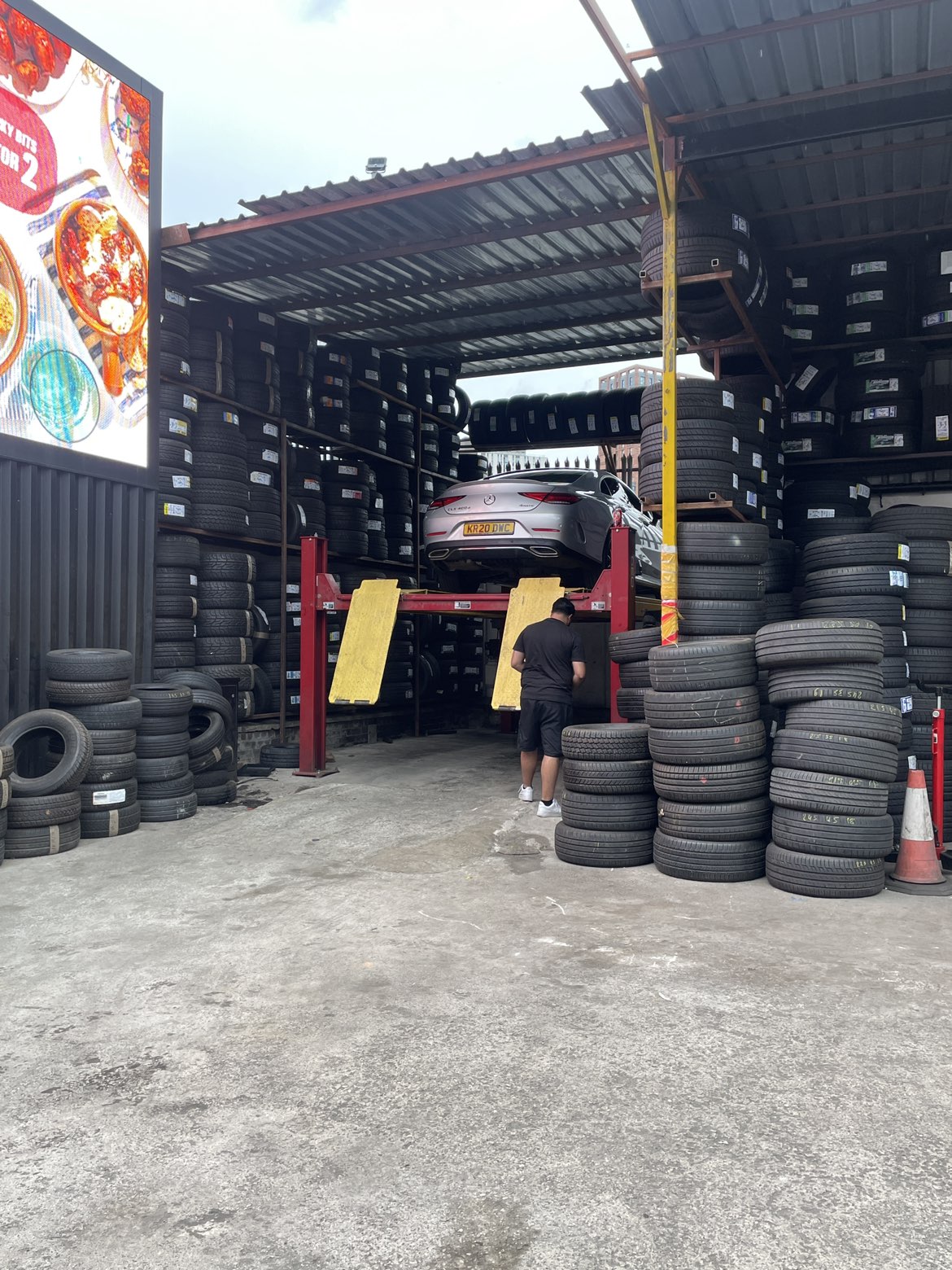 Professional tyre fitting